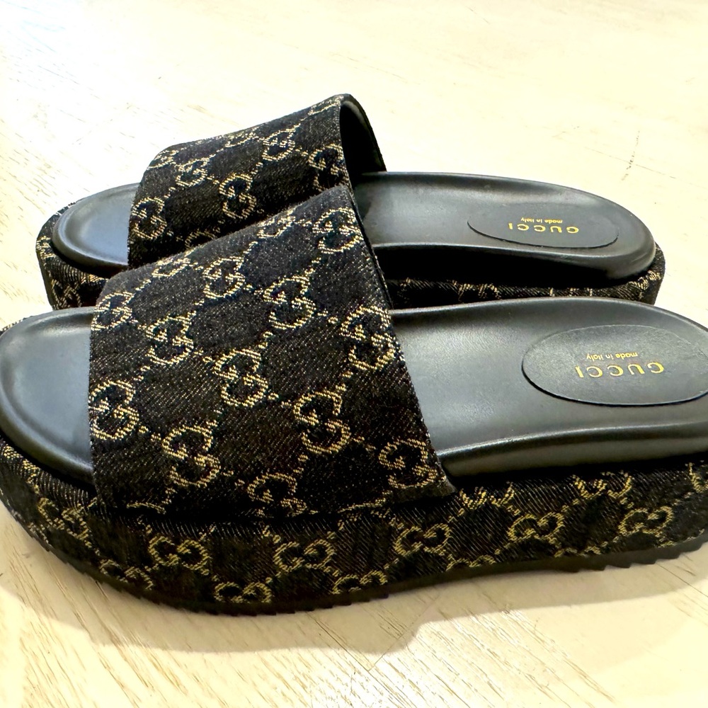 GUCCI GG Denim Platform Slides Brand new size 40.